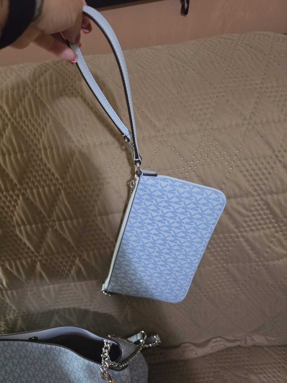 Michael Kors Light Blue Logo Crossbody Bag And Wristlet - Picture 7 of 9